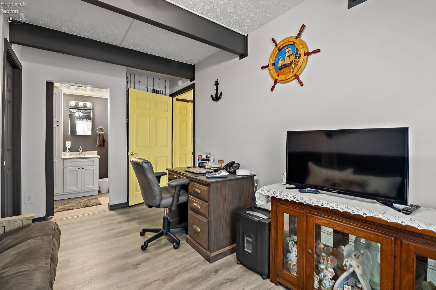 121 Schooner Point