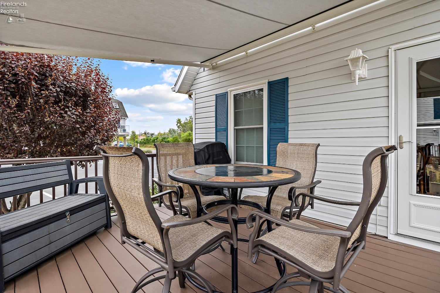121 Schooner Point