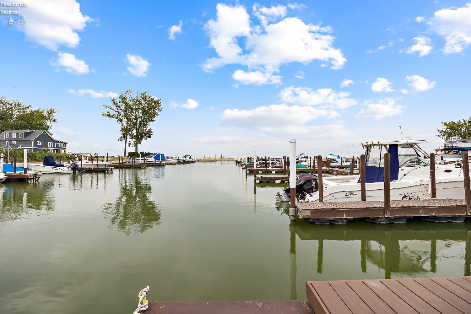 121 Schooner Point