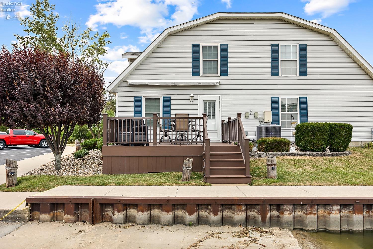 121 Schooner Point