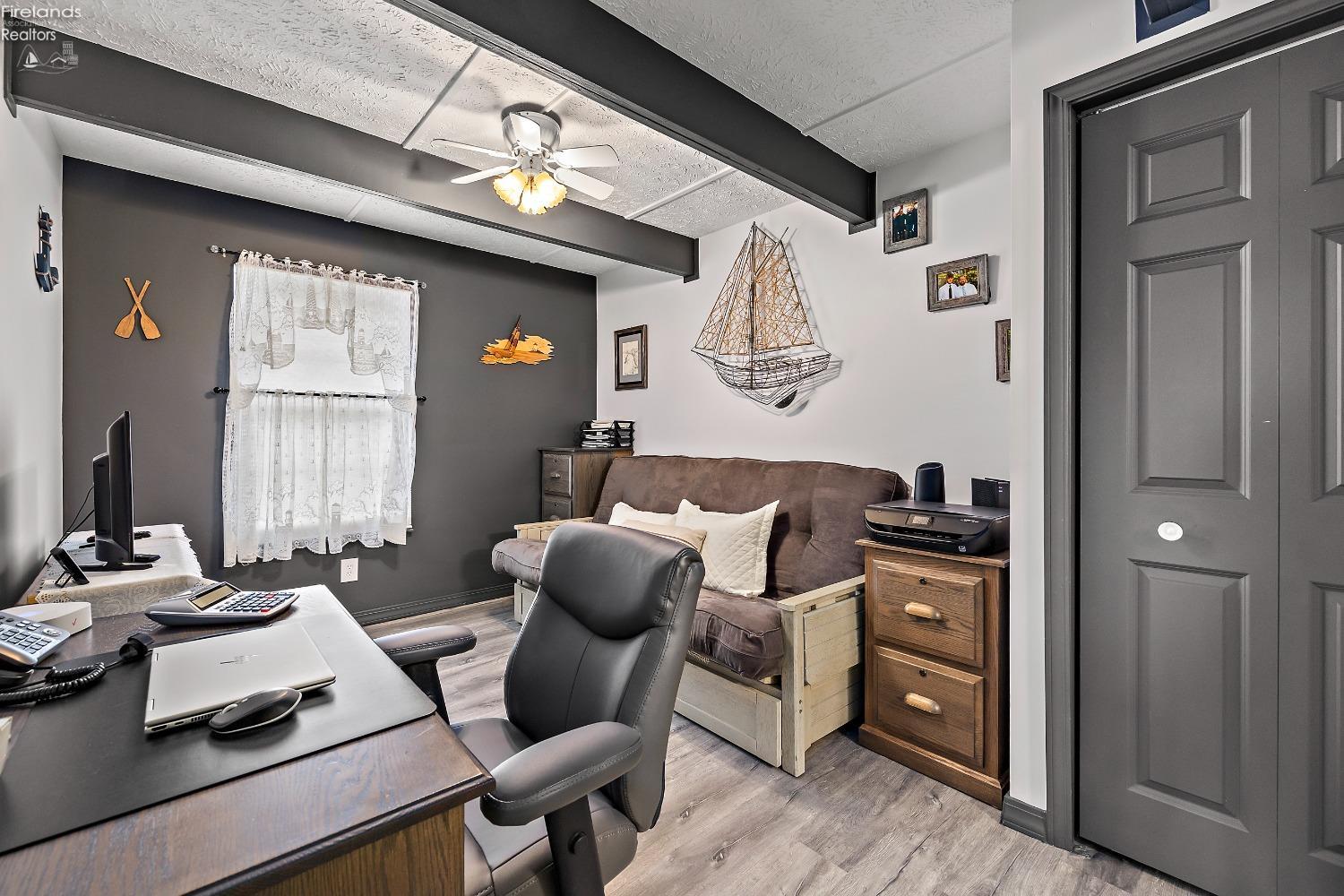 121 Schooner Point