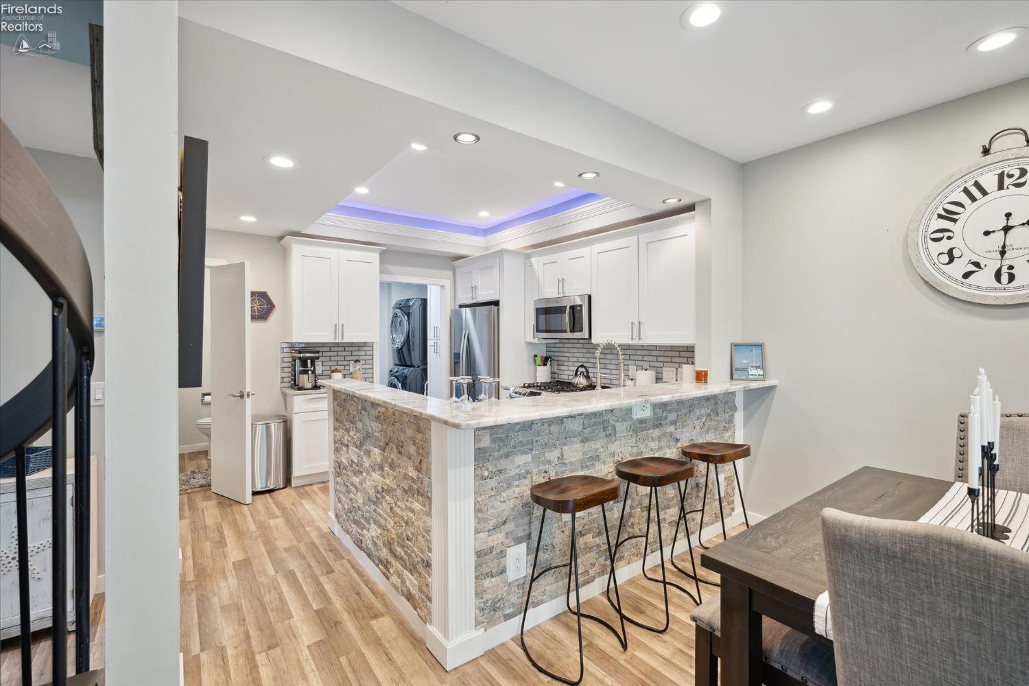 4340 Marin Woods B