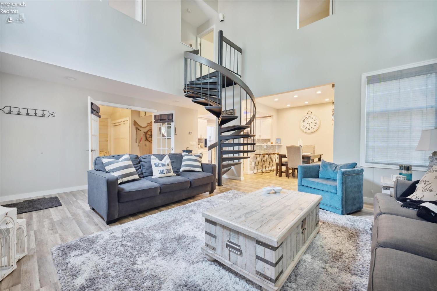 4340 Marin Woods B