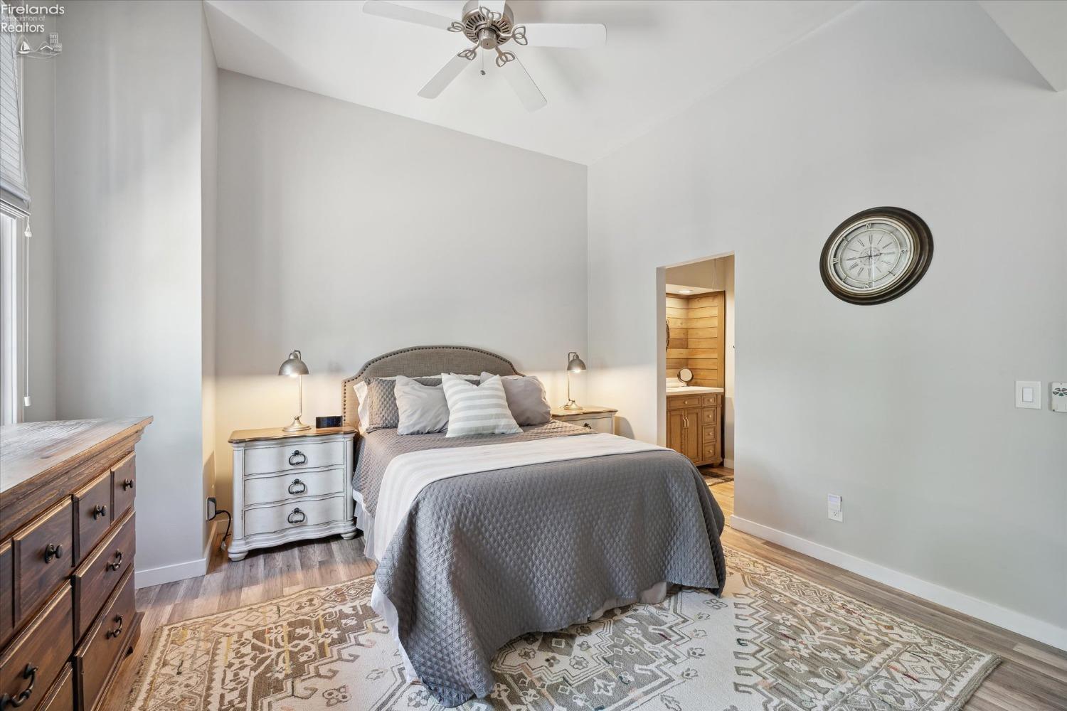 4340 Marin Woods B