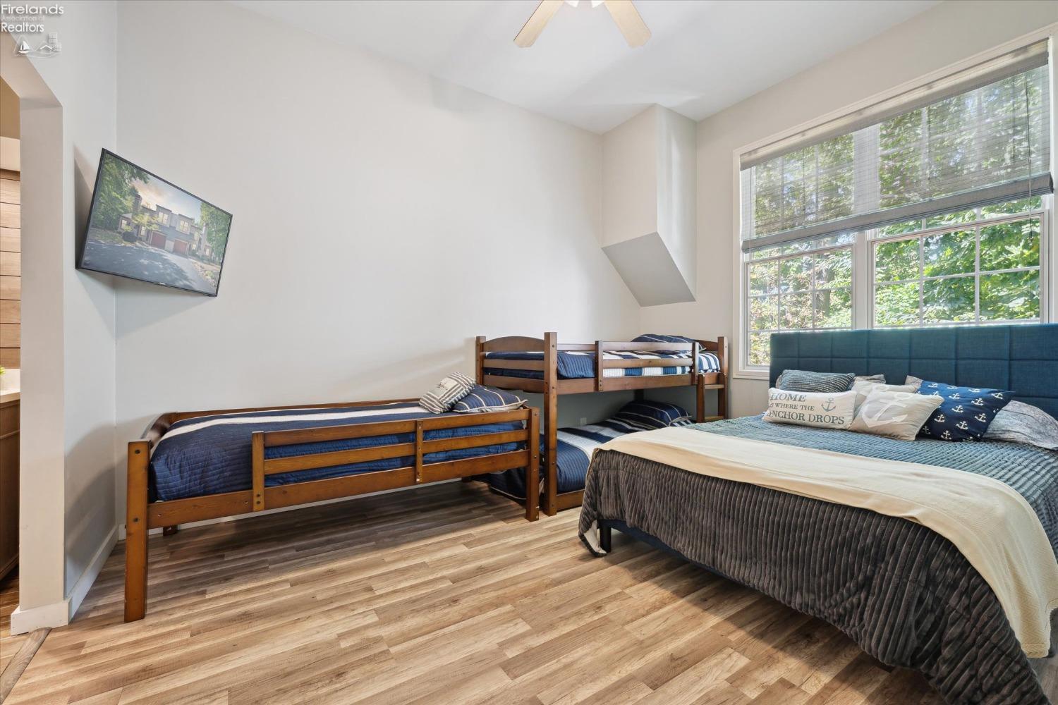 4340 Marin Woods B
