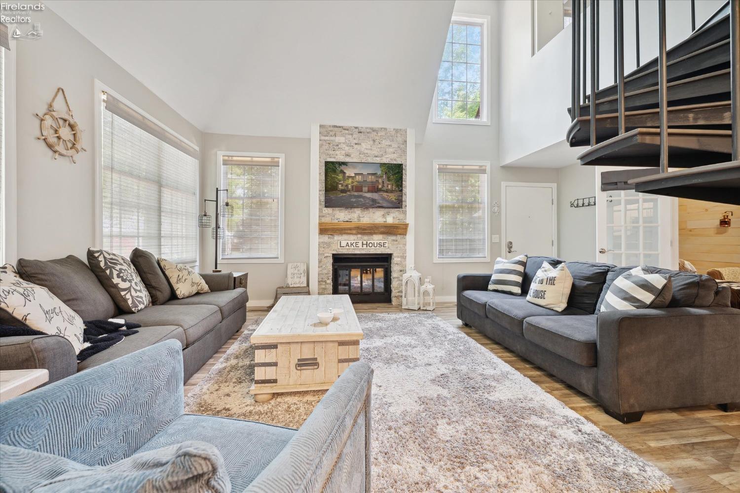 4340 Marin Woods B
