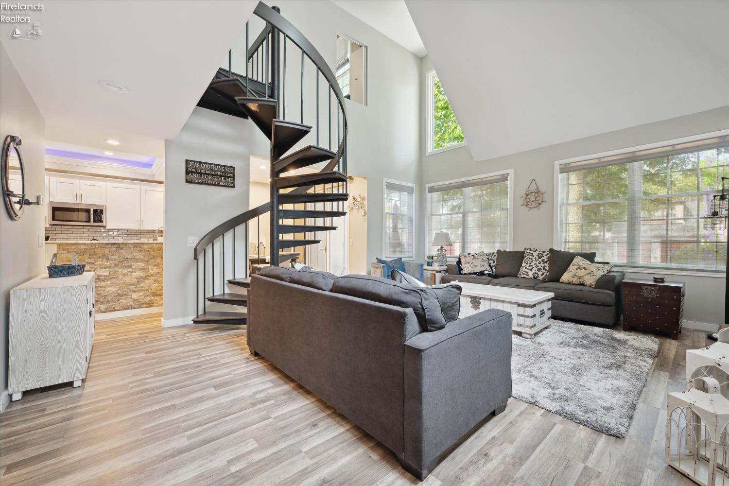 4340 Marin Woods B