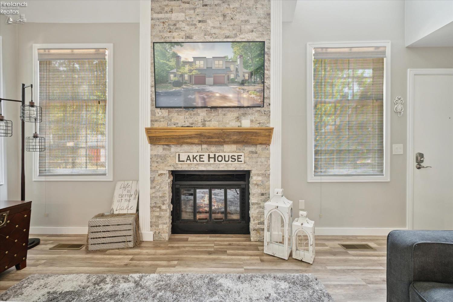 4340 Marin Woods B