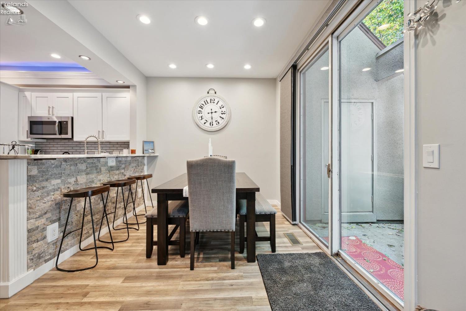 4340 Marin Woods B