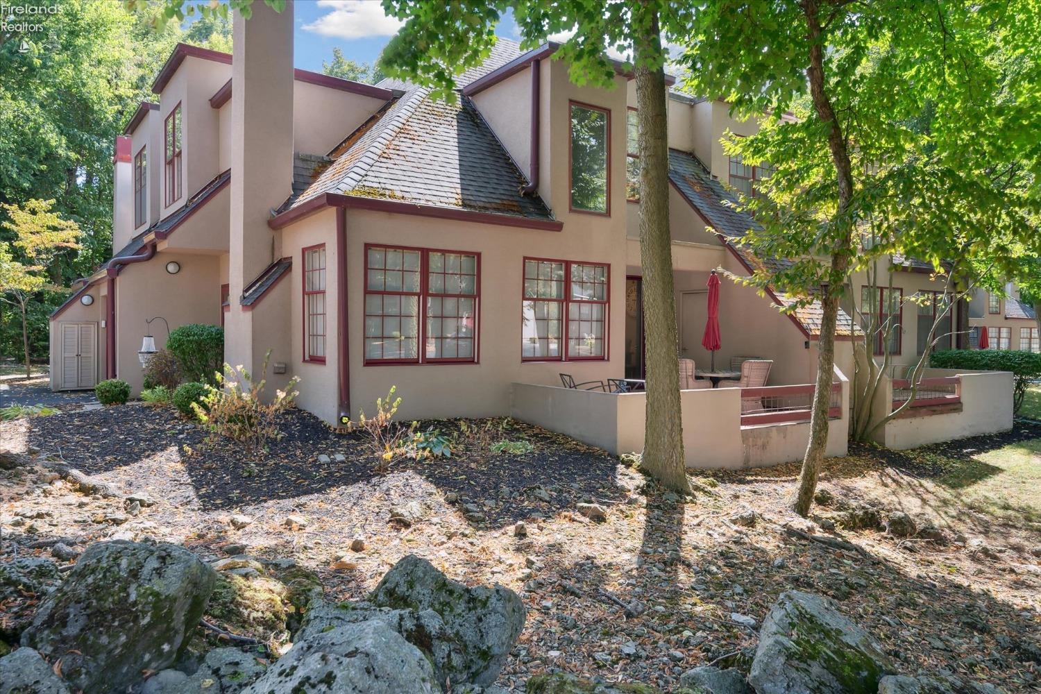 4340 Marin Woods B
