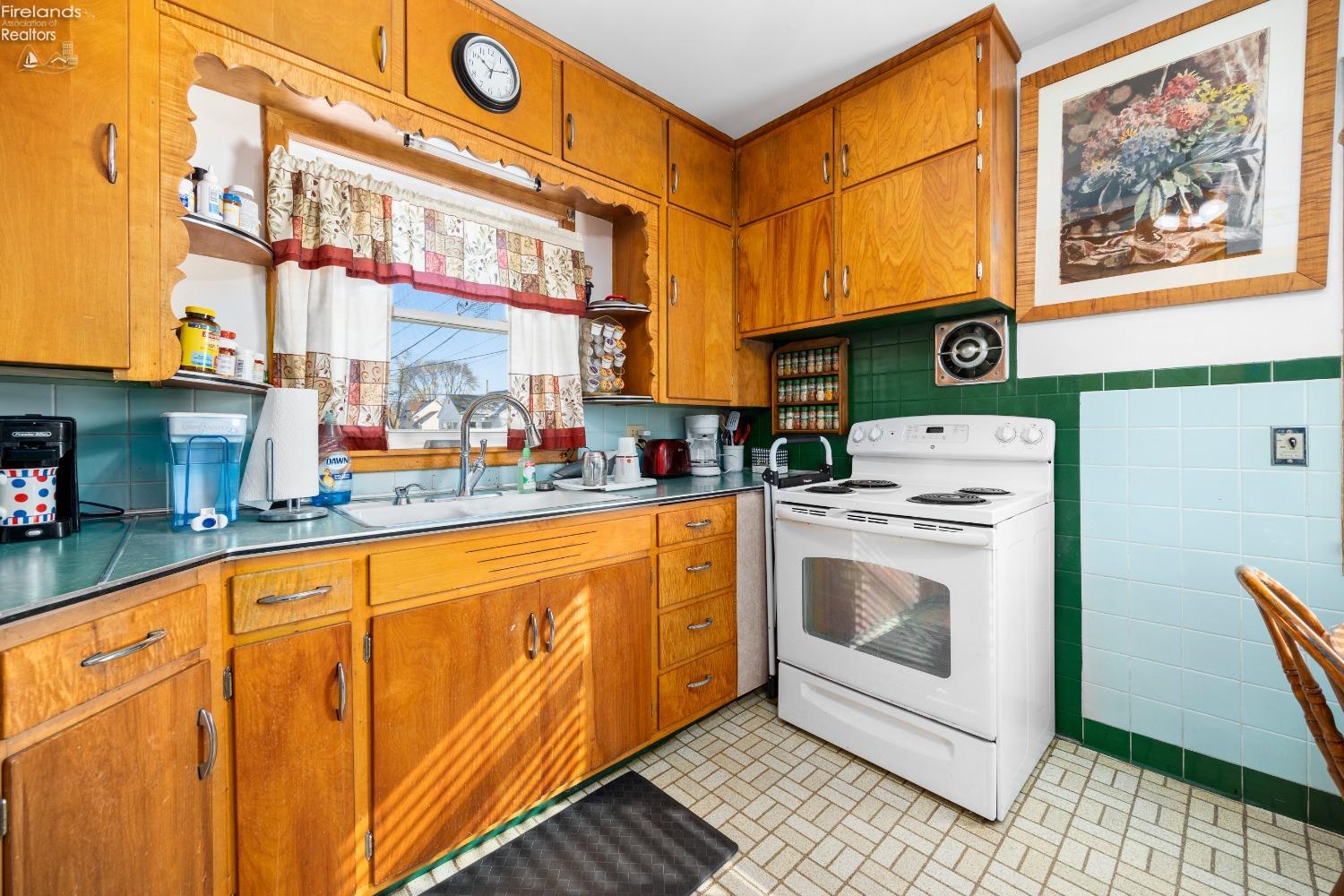 522 W 3rd Street