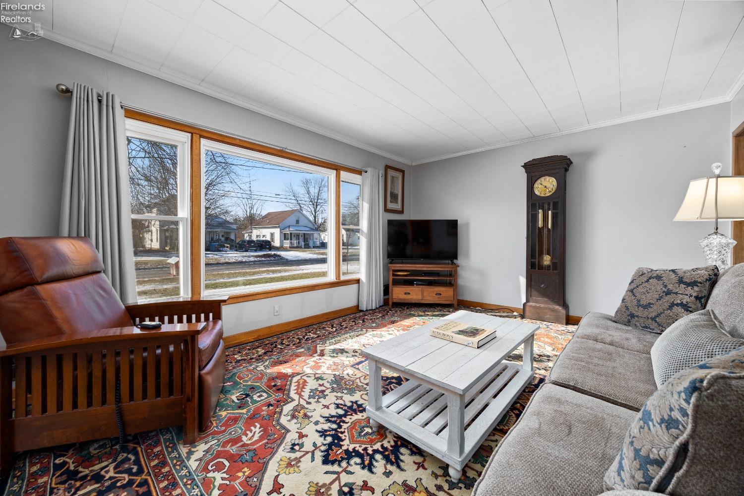 522 W 3rd Street