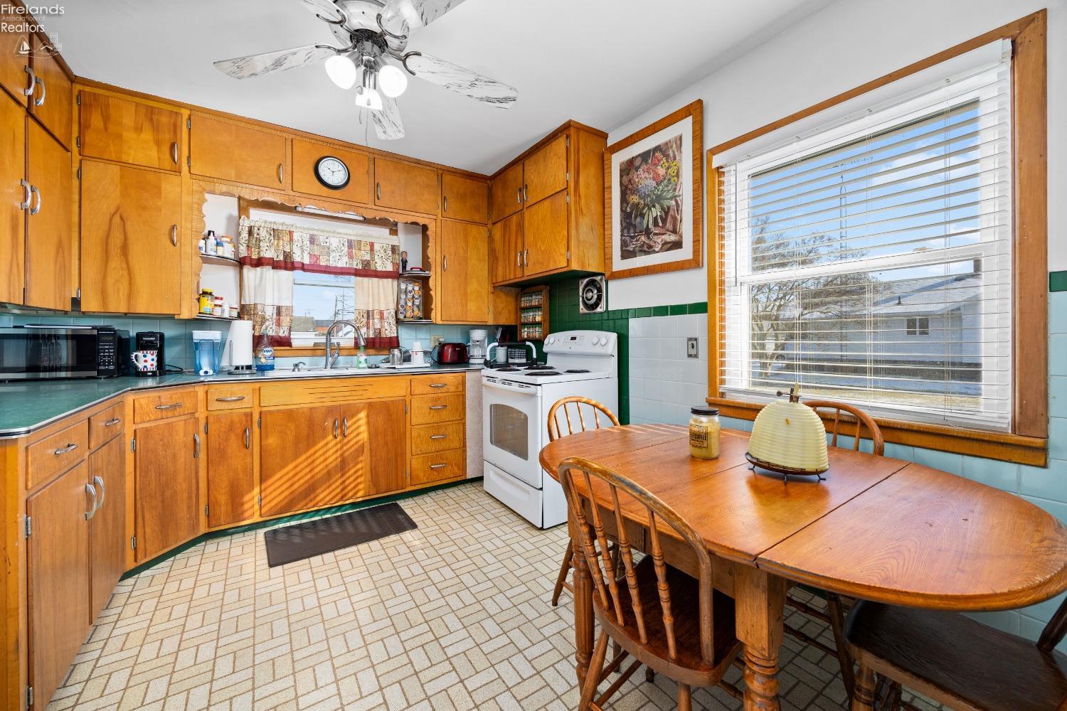 522 W 3rd Street