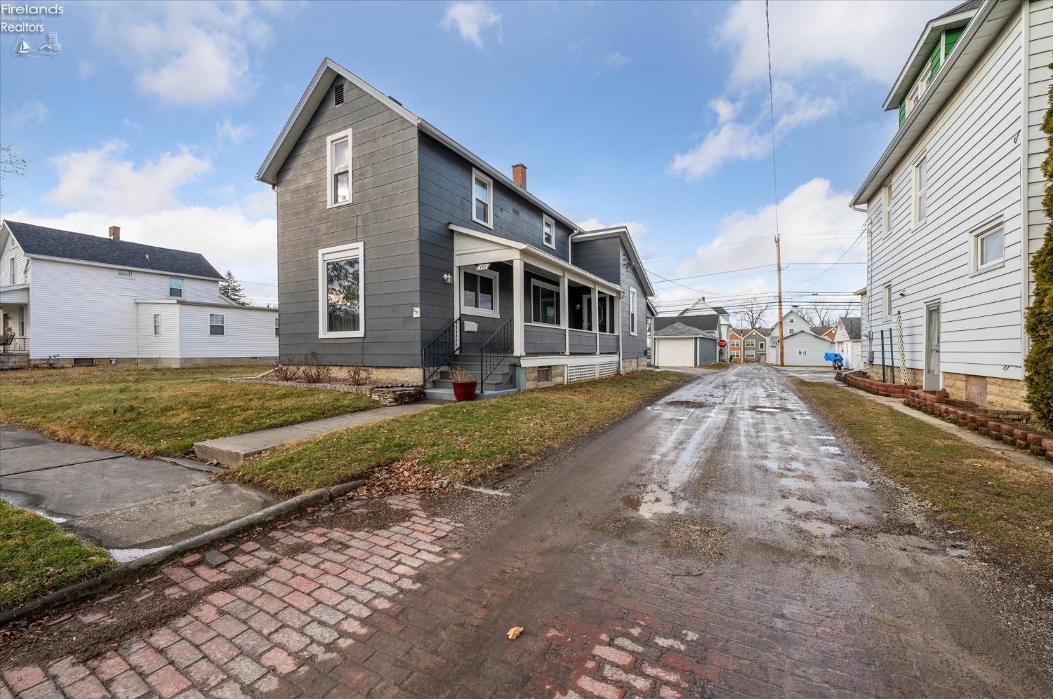 165 Walker Street