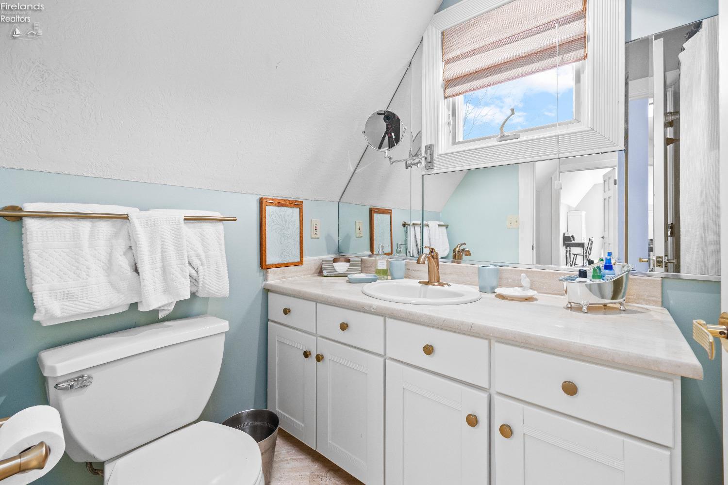 4250 Vilamoura Drive