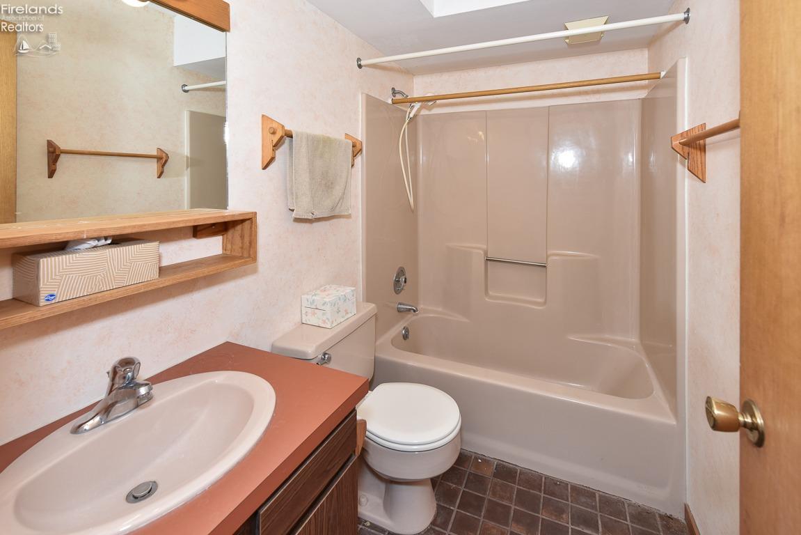 3564 S Memorial Shoreway Drive