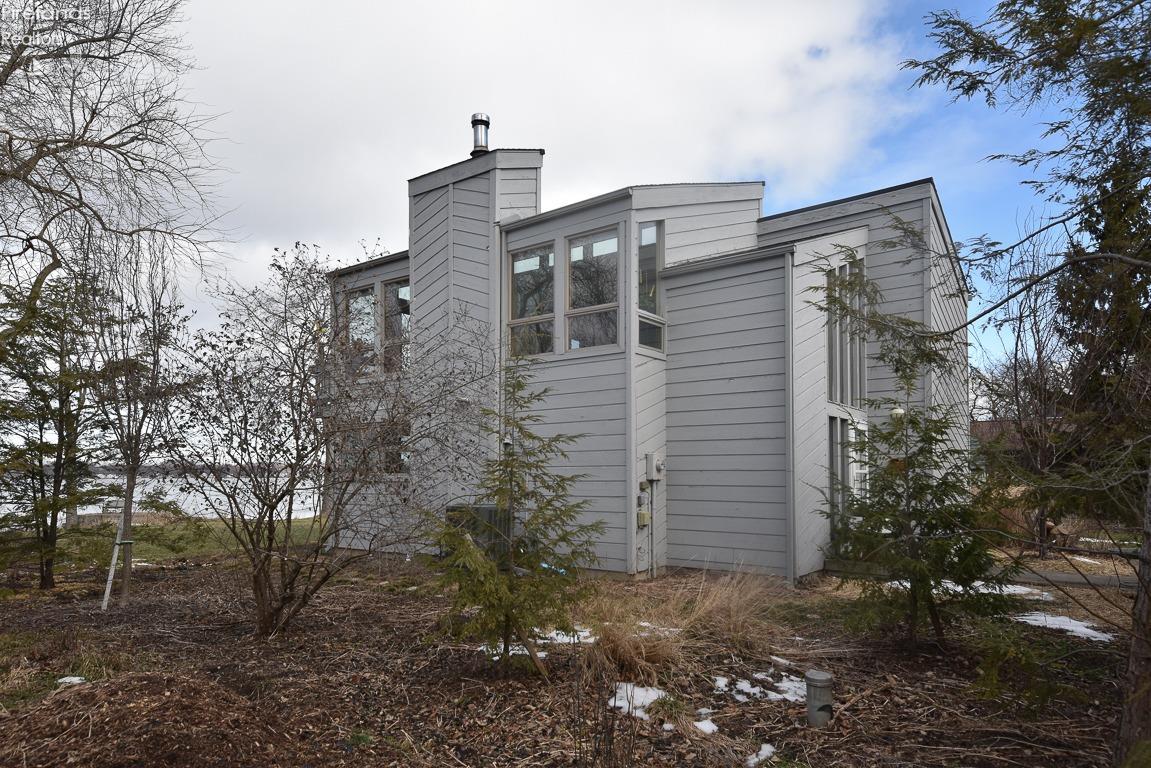 3564 S Memorial Shoreway Drive