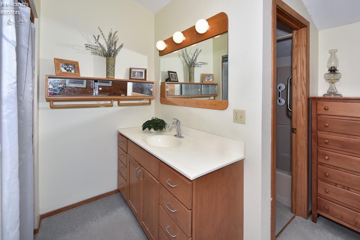 3564 S Memorial Shoreway Drive