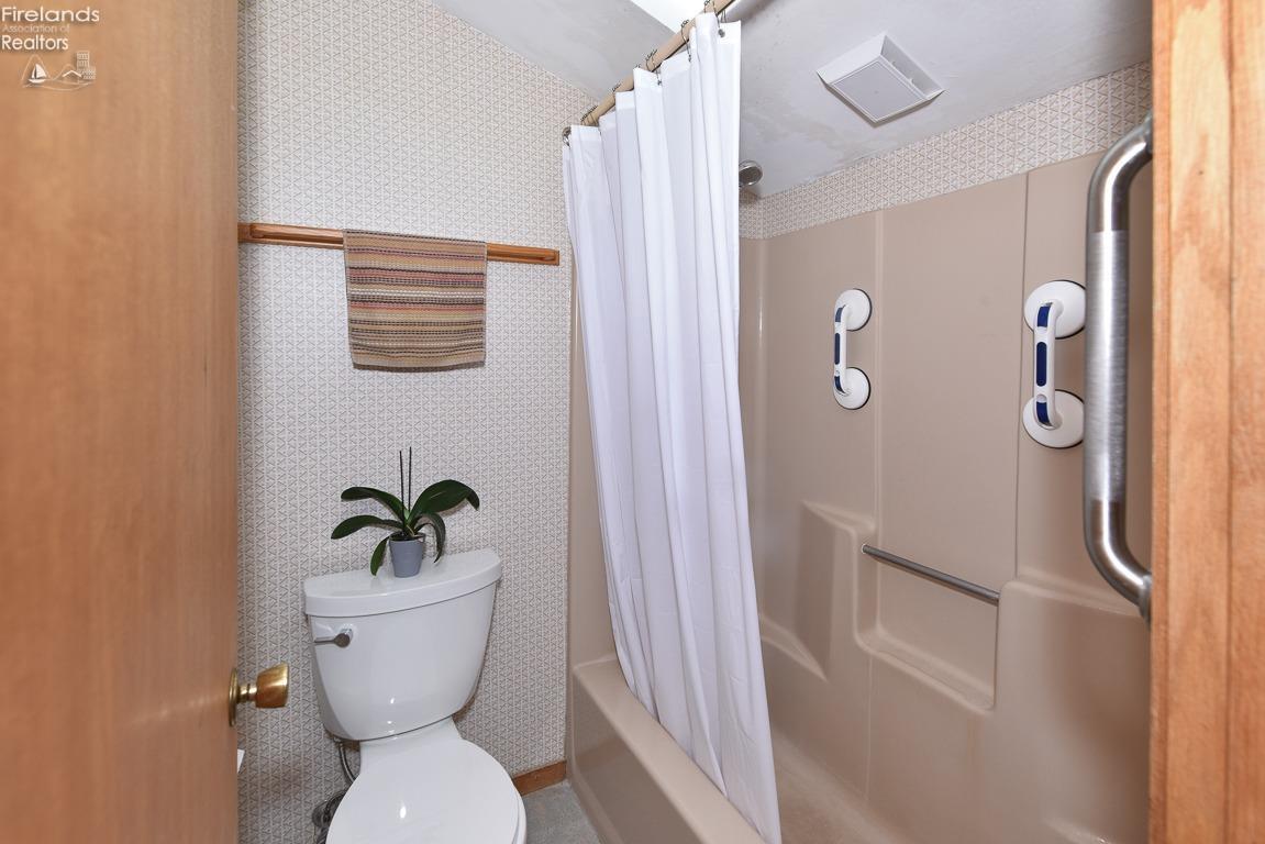 3564 S Memorial Shoreway Drive