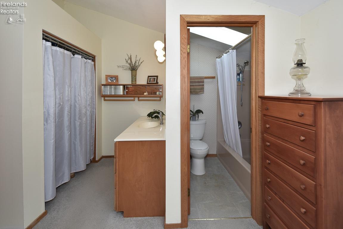 3564 S Memorial Shoreway Drive