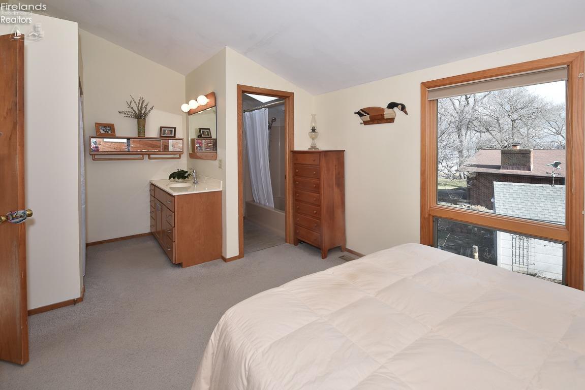 3564 S Memorial Shoreway Drive