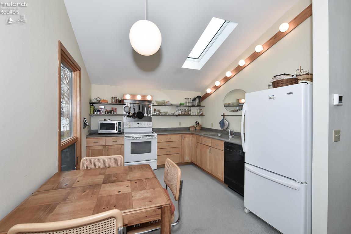 3564 S Memorial Shoreway Drive