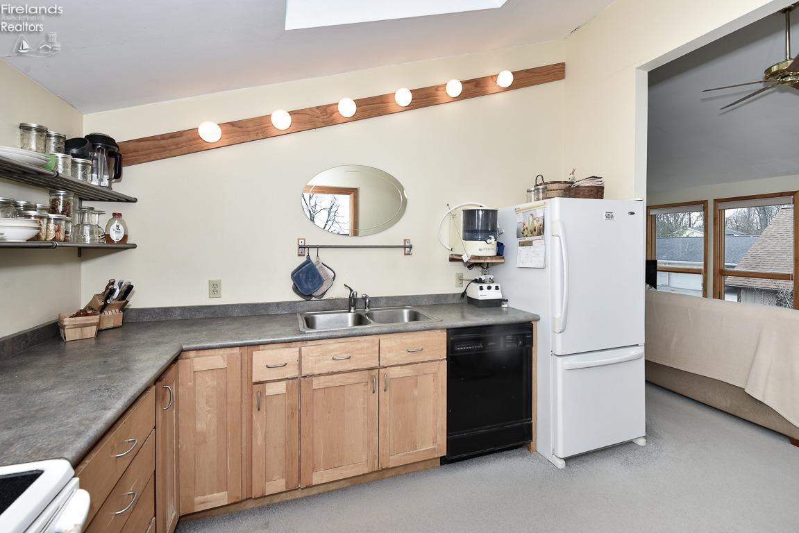 3564 S Memorial Shoreway Drive