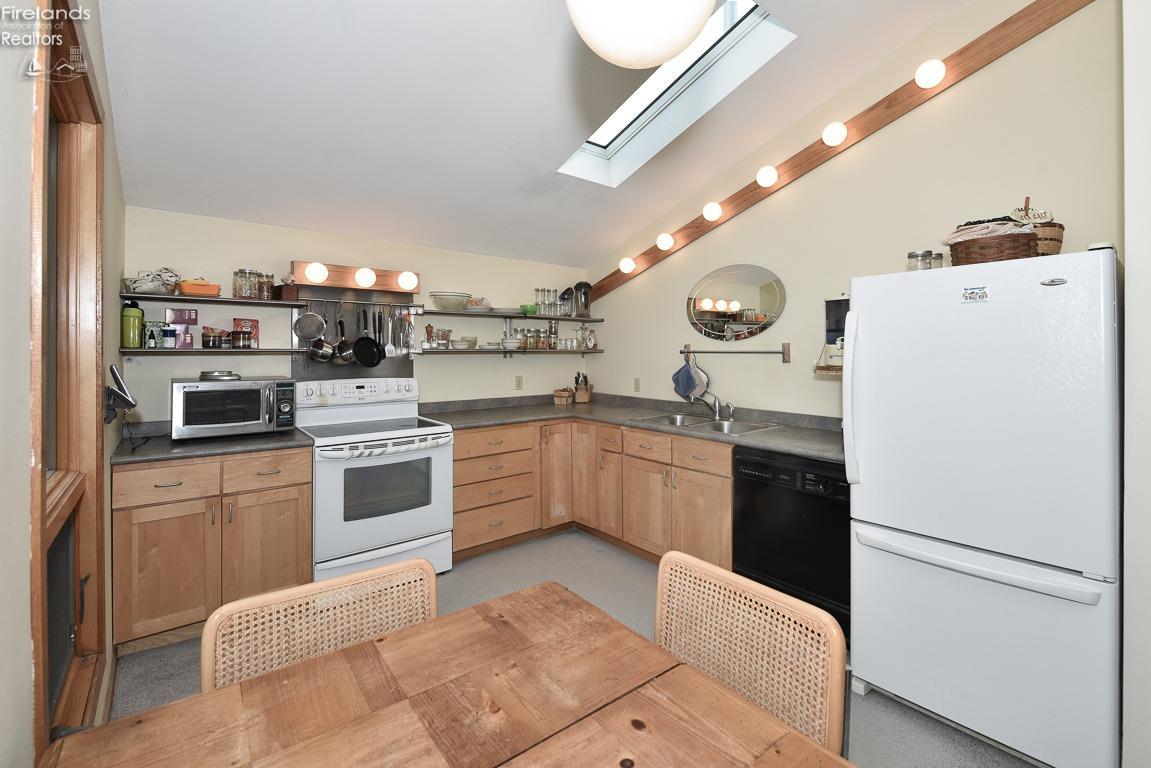 3564 S Memorial Shoreway Drive