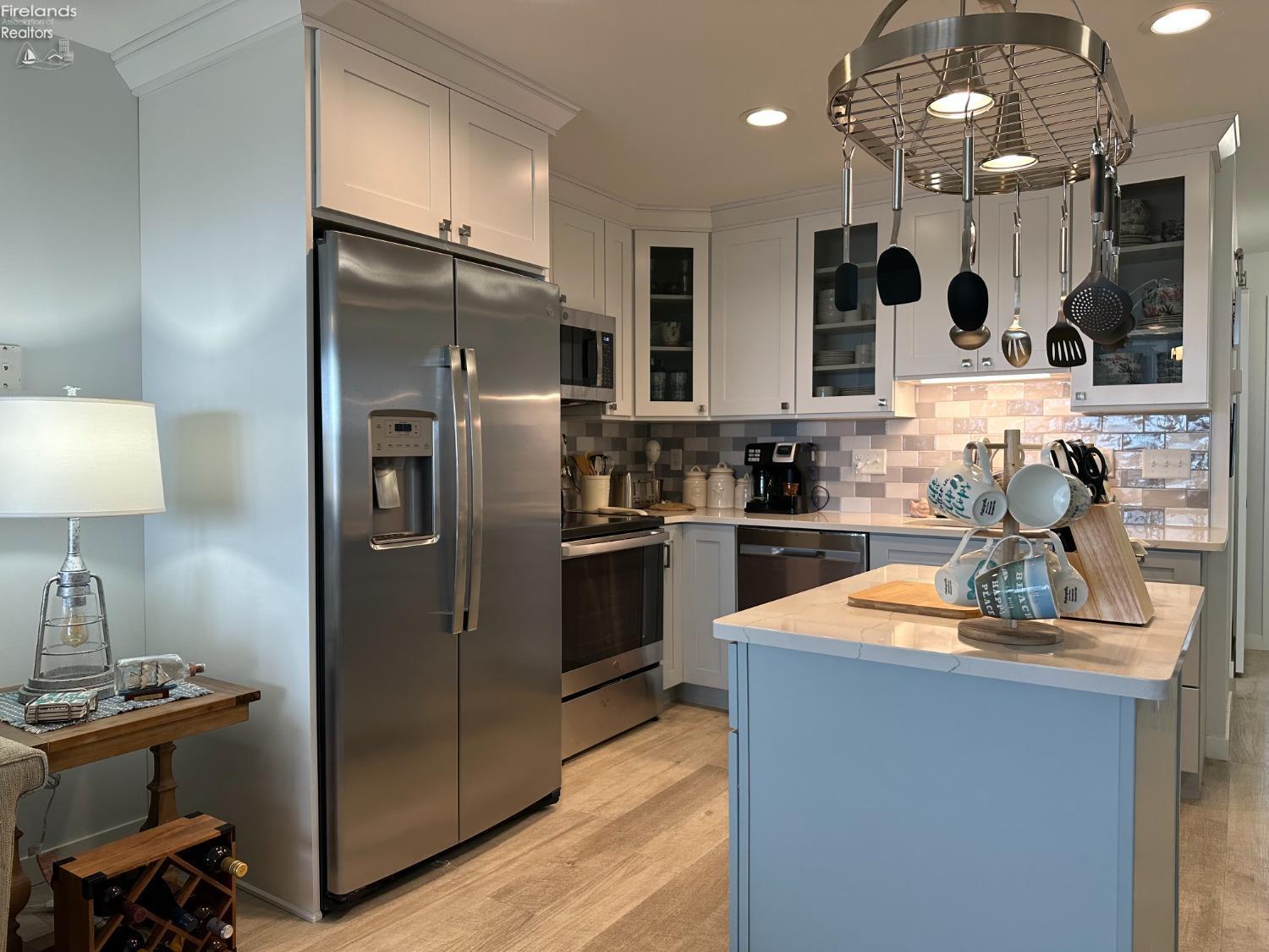 210 W Lake Shore Drive B