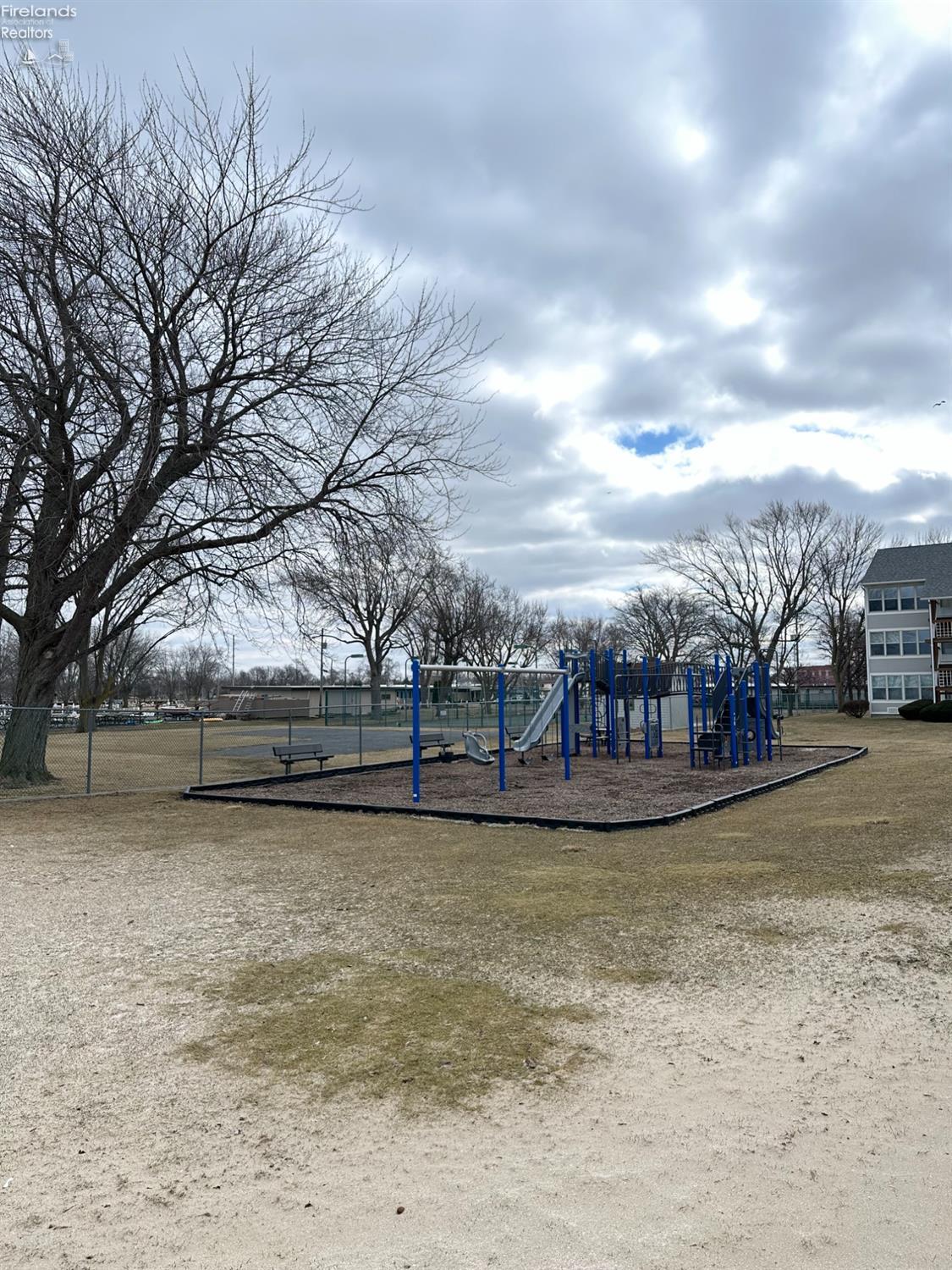 210 W Lake Shore Drive B