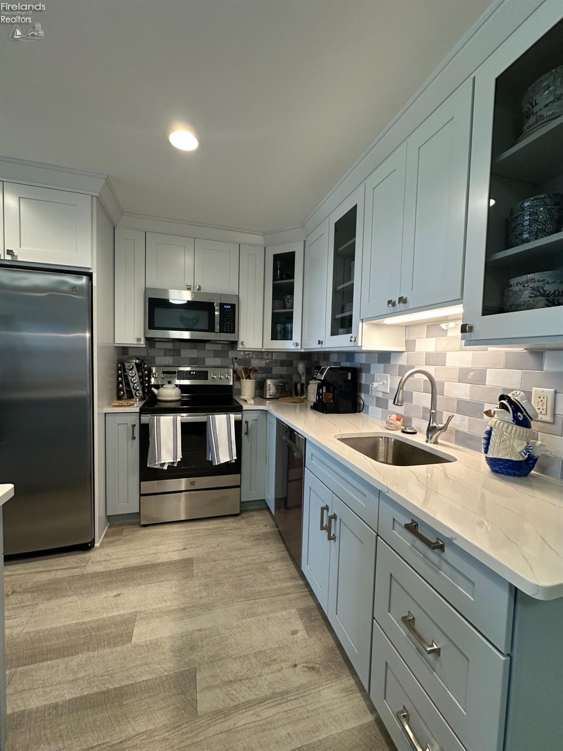 210 W Lake Shore Drive B