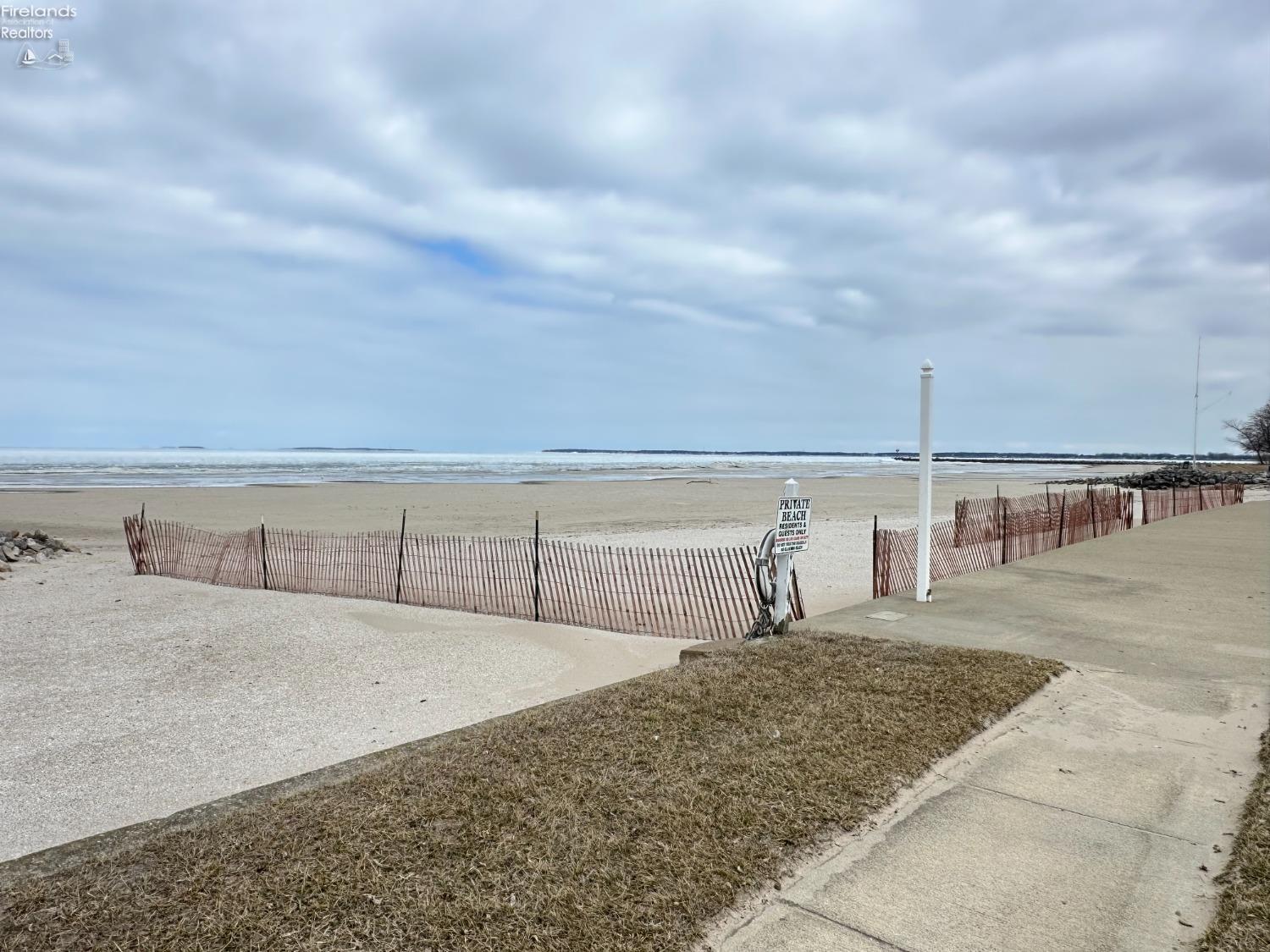 210 W Lake Shore Drive B