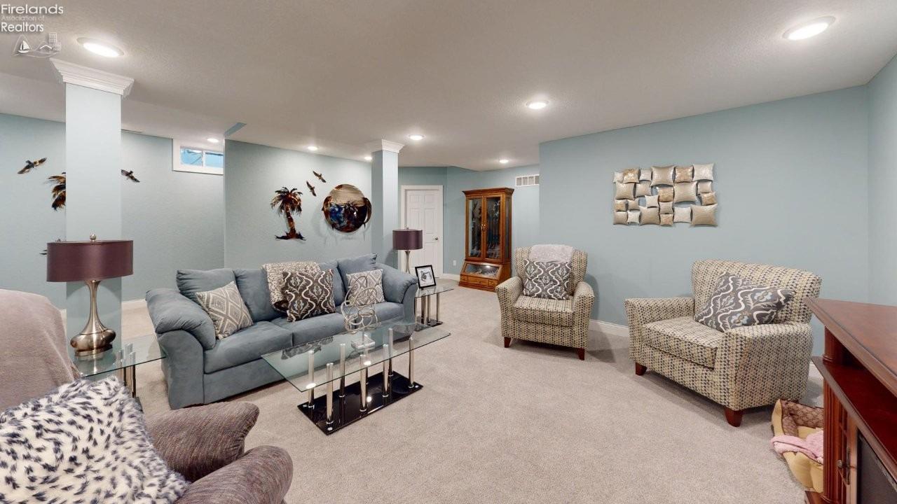 1539 N Point Drive Drive 2