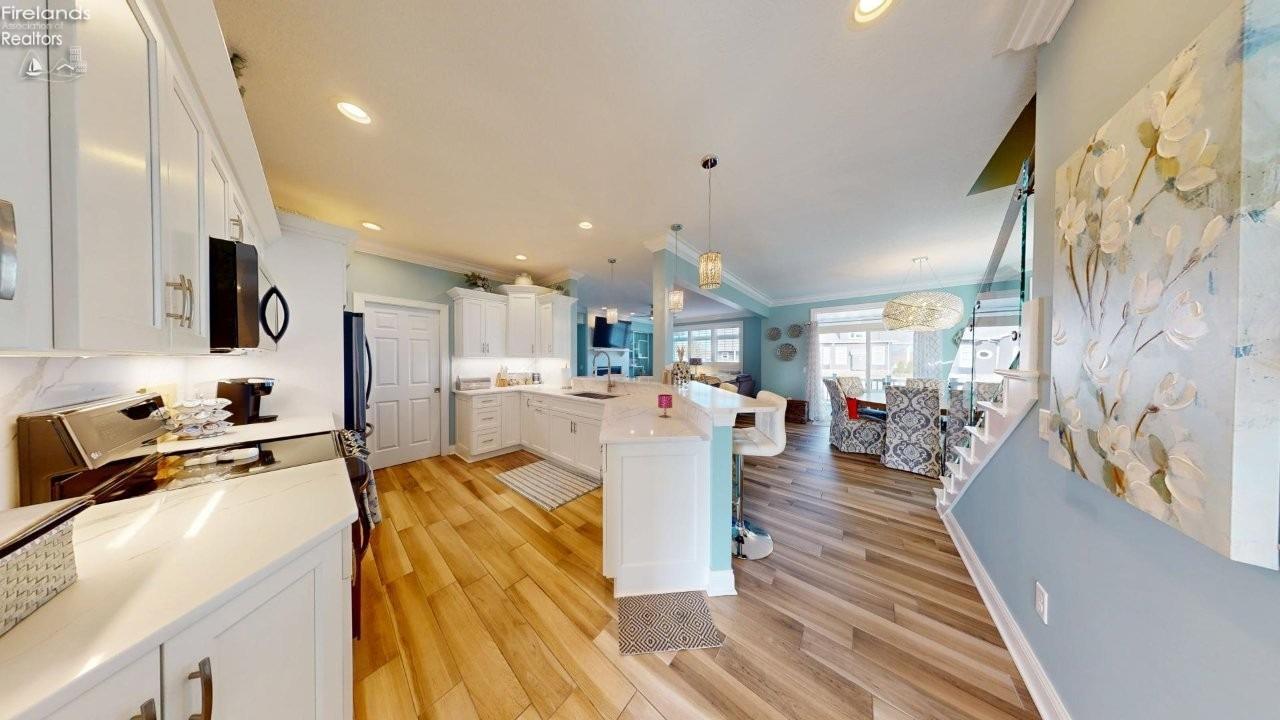 1539 N Point Drive Drive 2