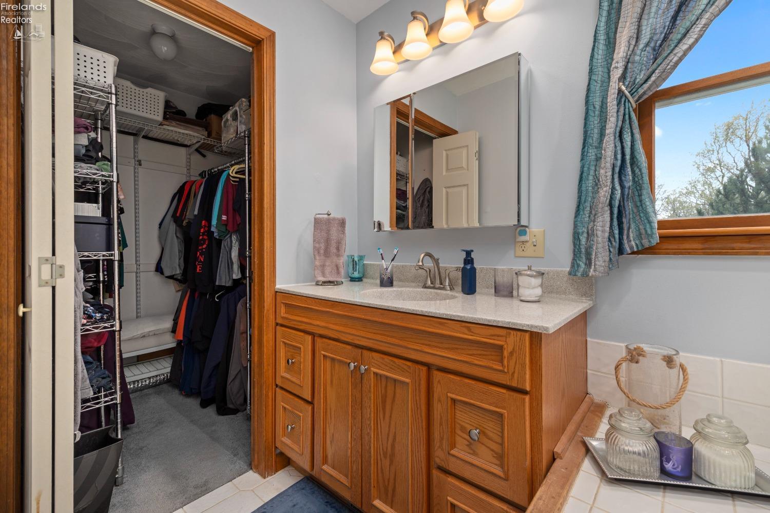 5971 E Bayshore Road