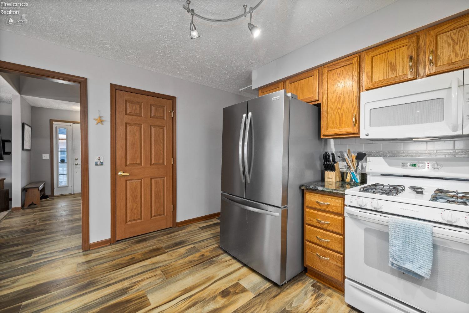 8067 E Mary Lane