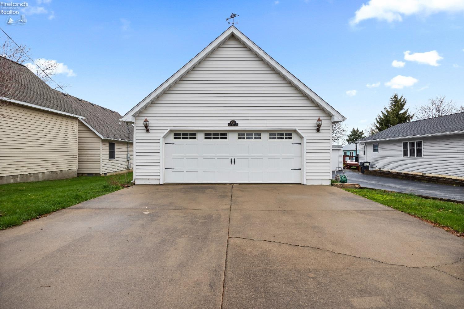 8067 E Mary Lane