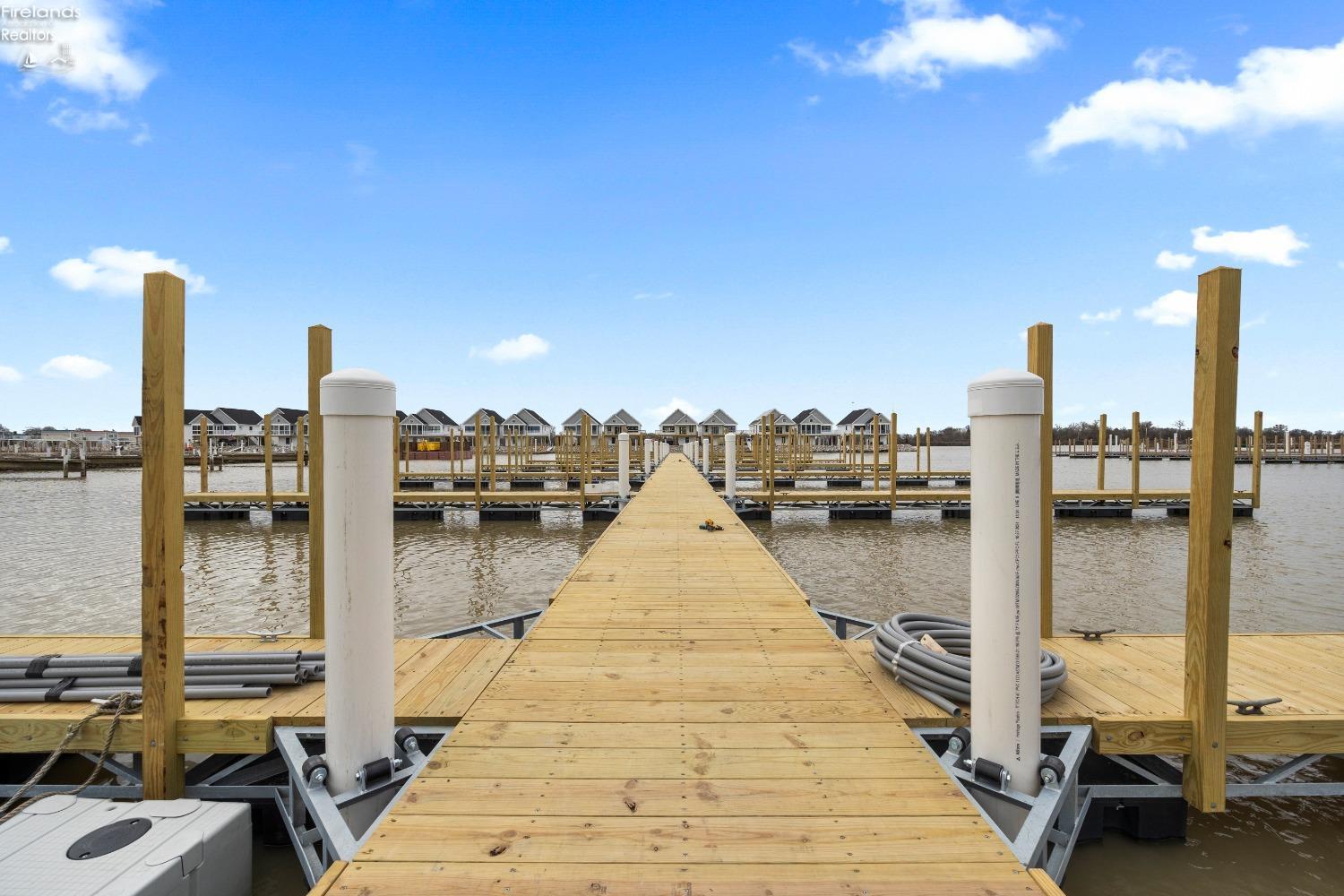 711 W Lakeshore Drive 106