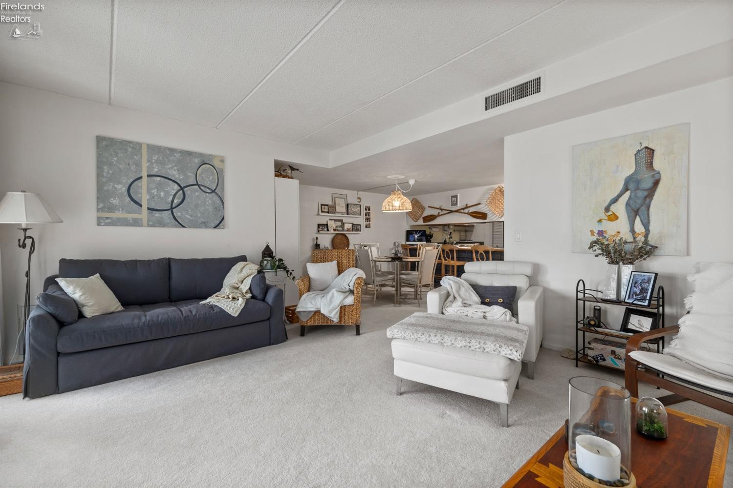 711 W Lakeshore Drive 106