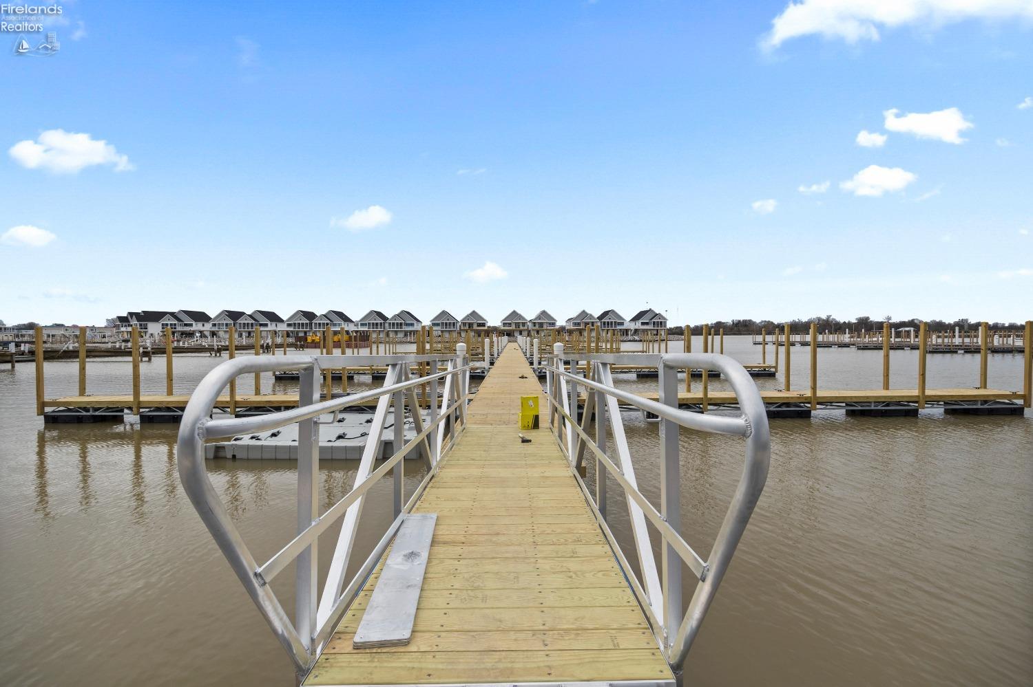 711 W Lakeshore Drive 106