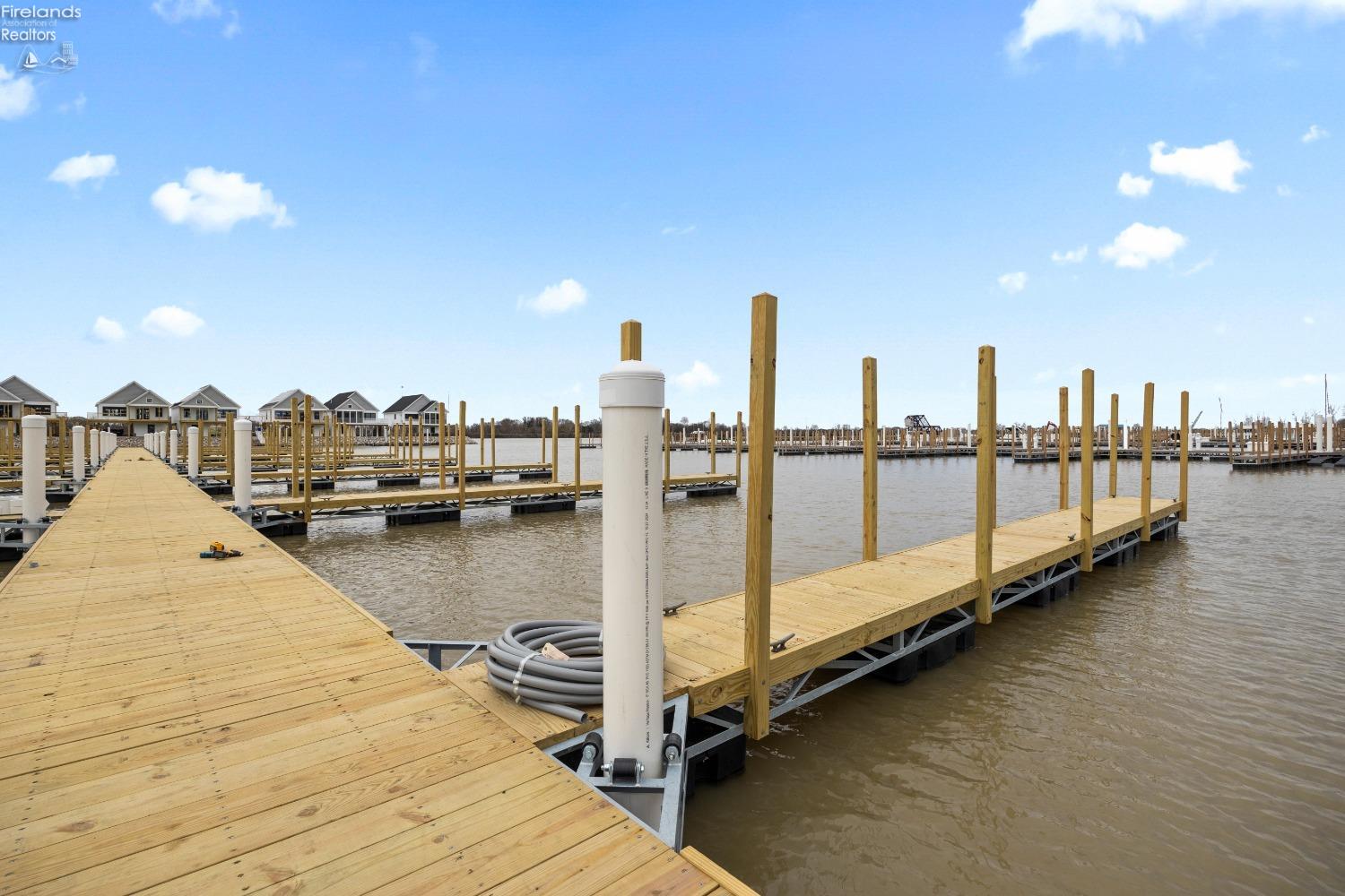 711 W Lakeshore Drive 106