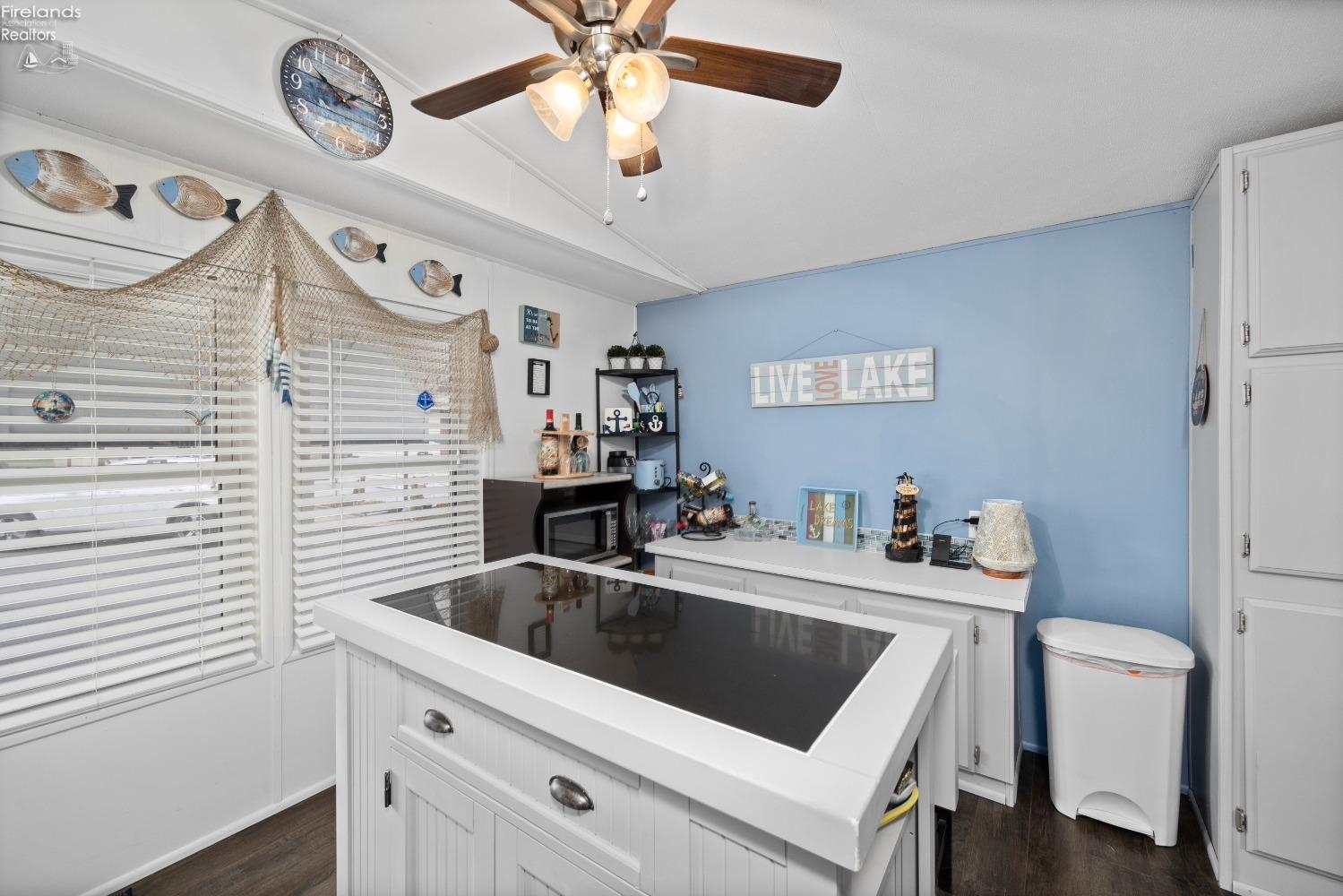8175 North Shore Boulevard 70