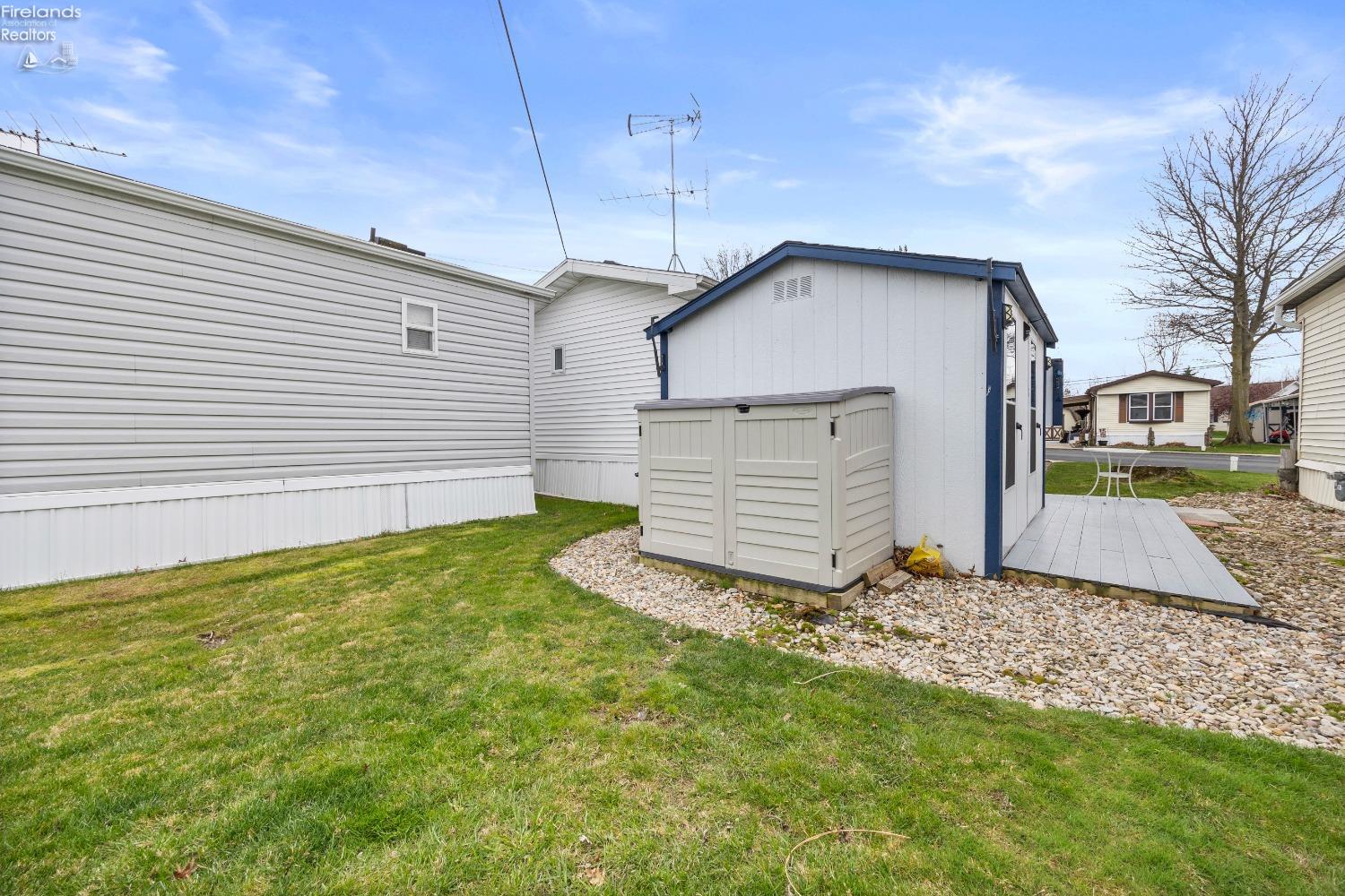 8175 North Shore Boulevard 70
