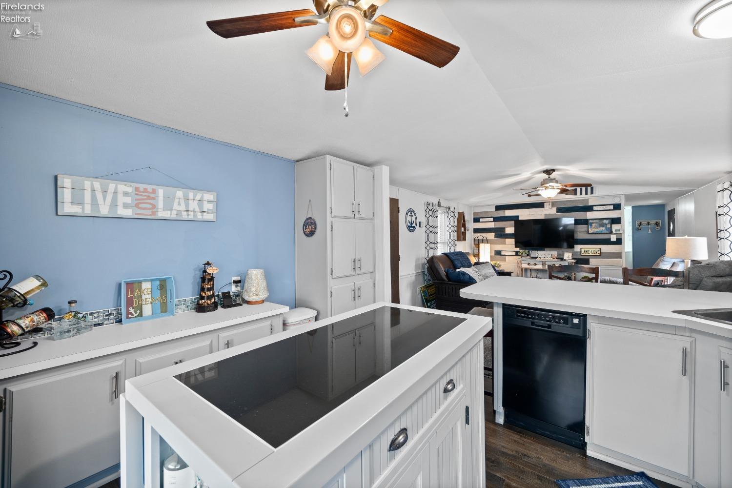 8175 North Shore Boulevard 70