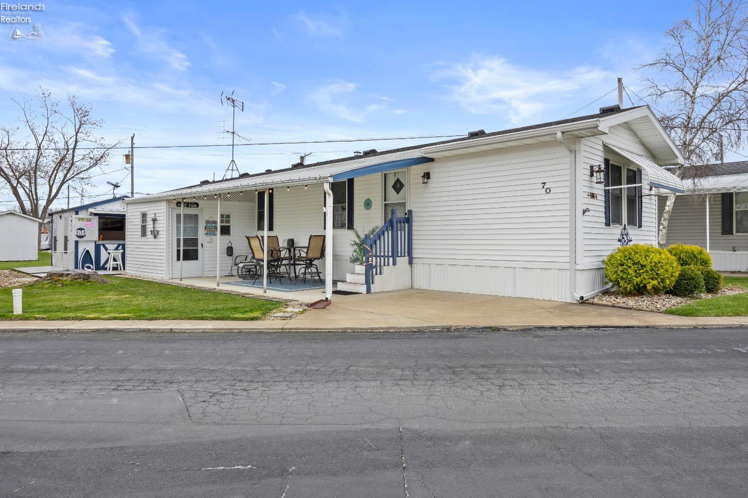 8175 North Shore Boulevard 70