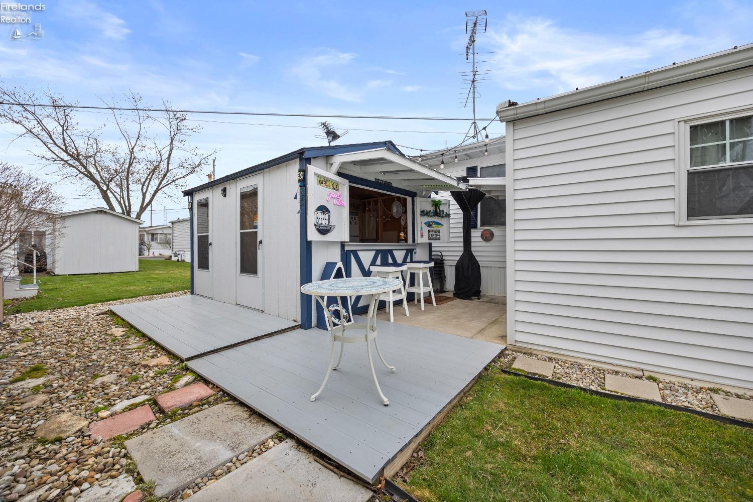 8175 North Shore Boulevard 70