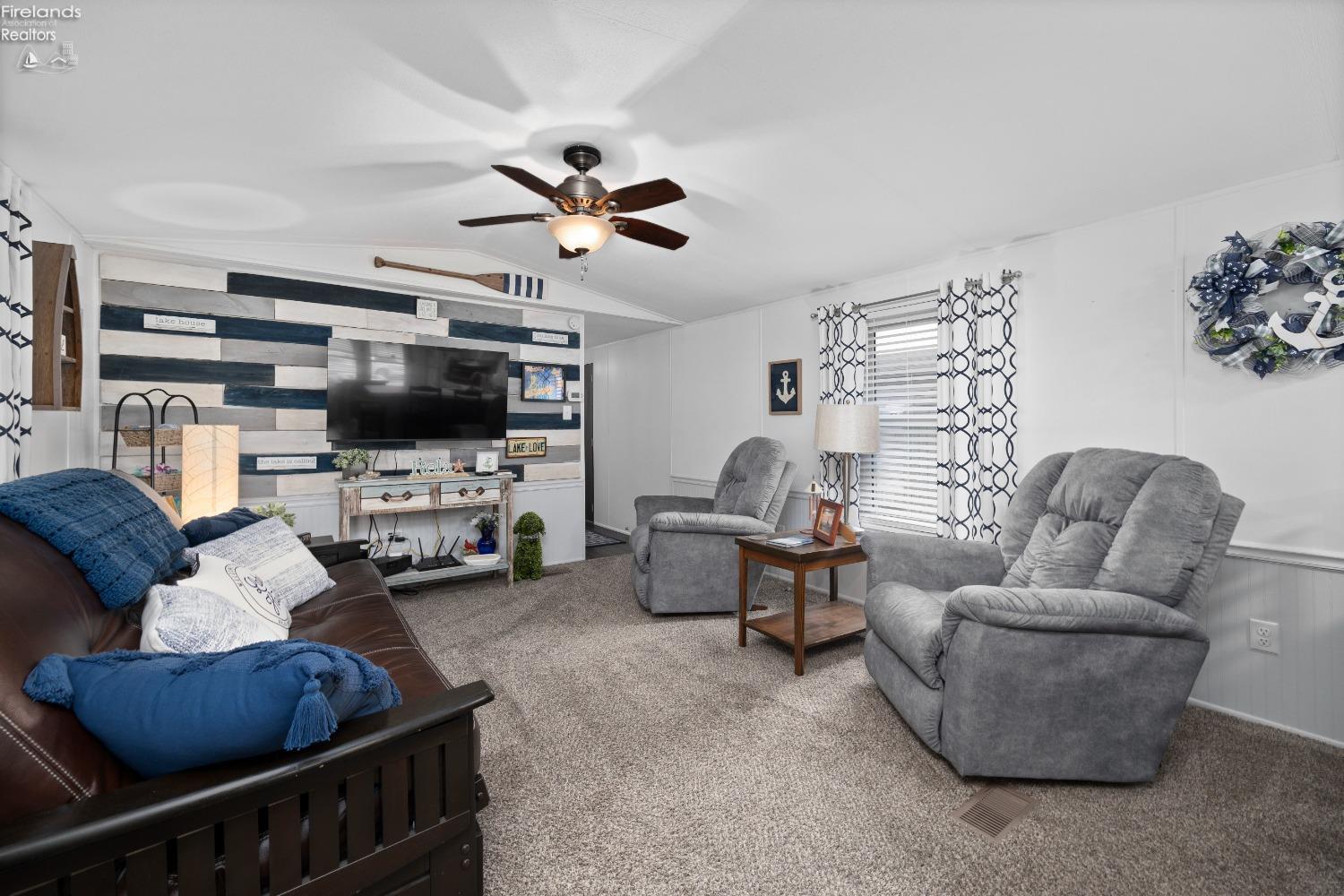 8175 North Shore Boulevard 70
