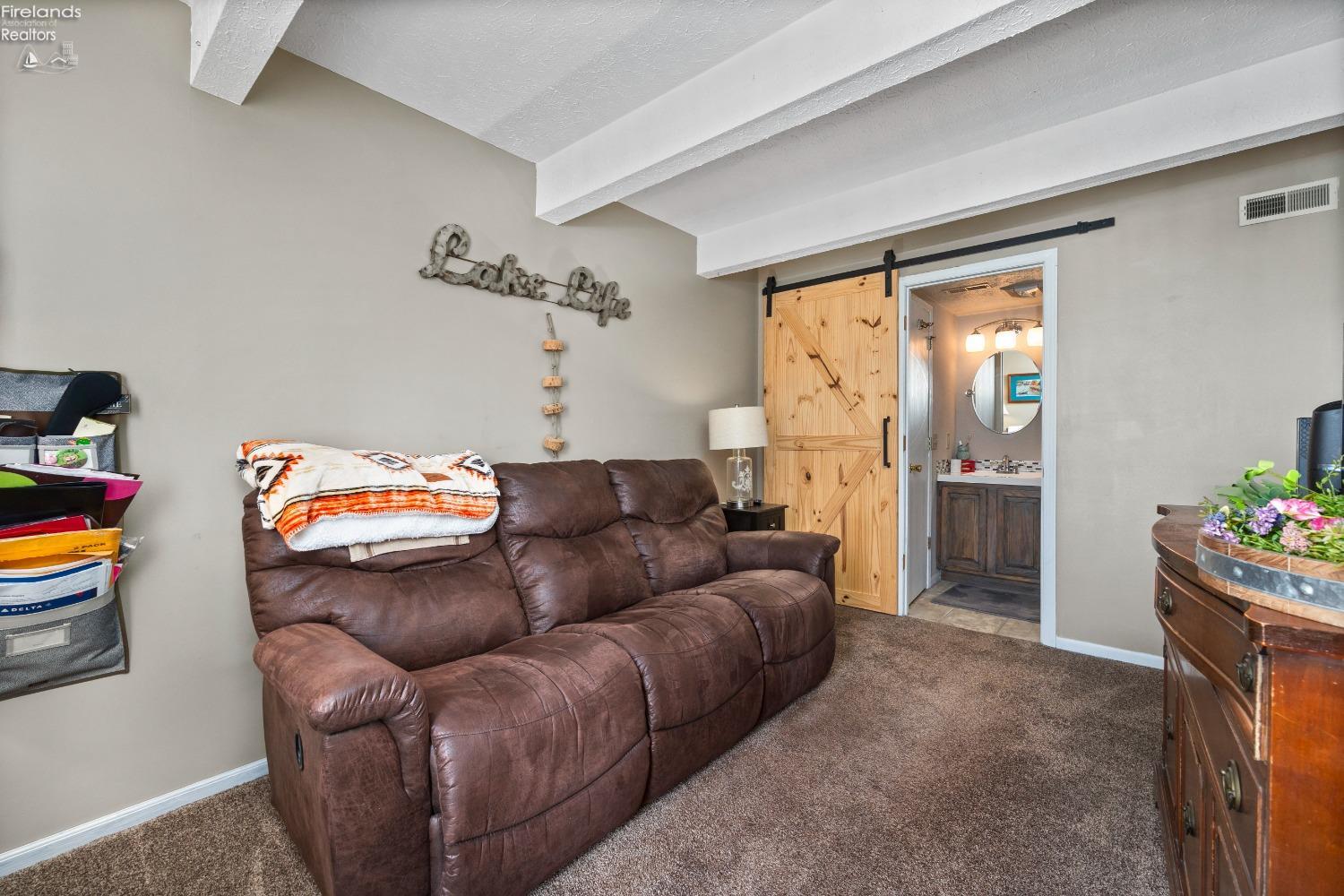 87 N Schooner Point Drive