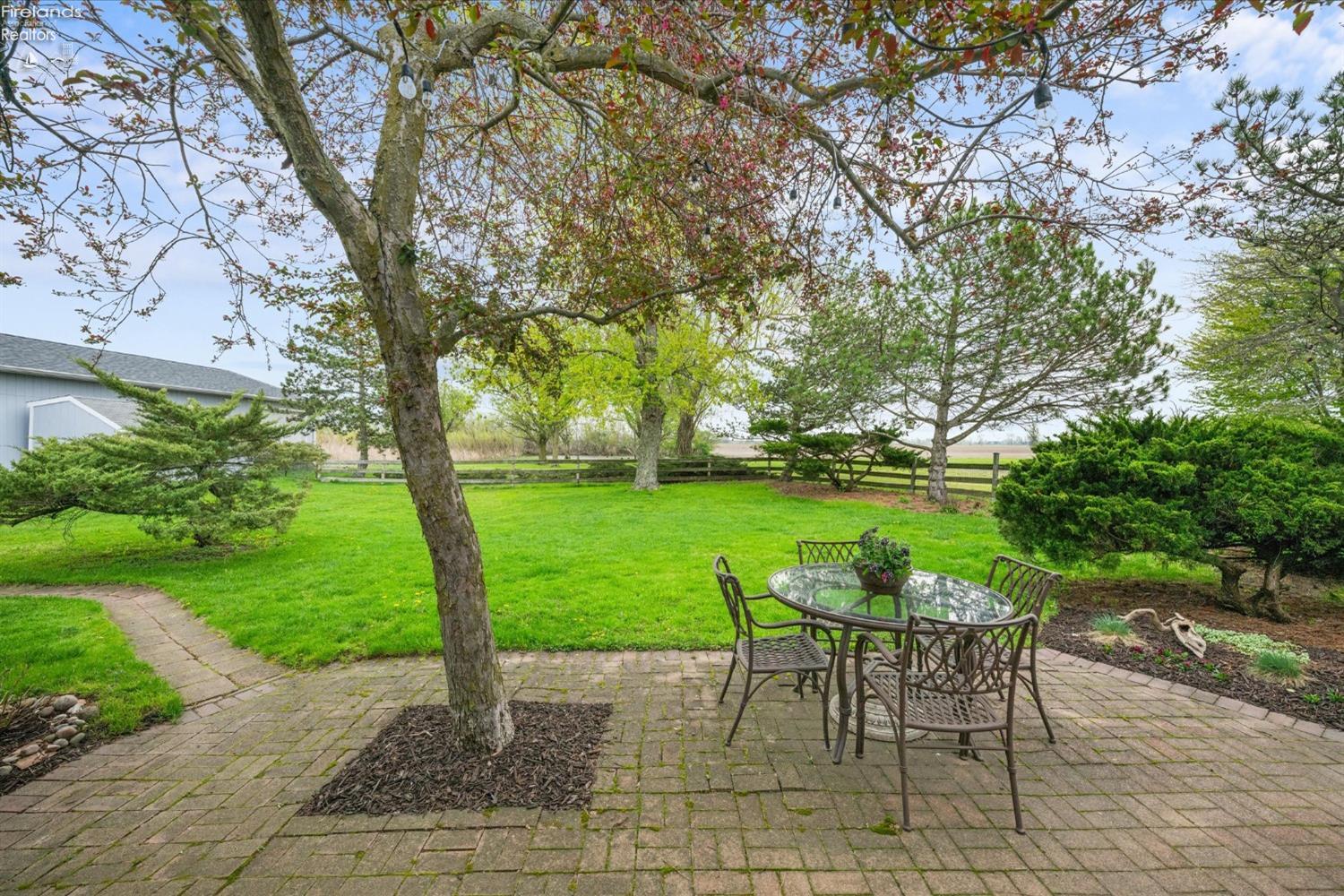 5821 N Benton Carroll Road