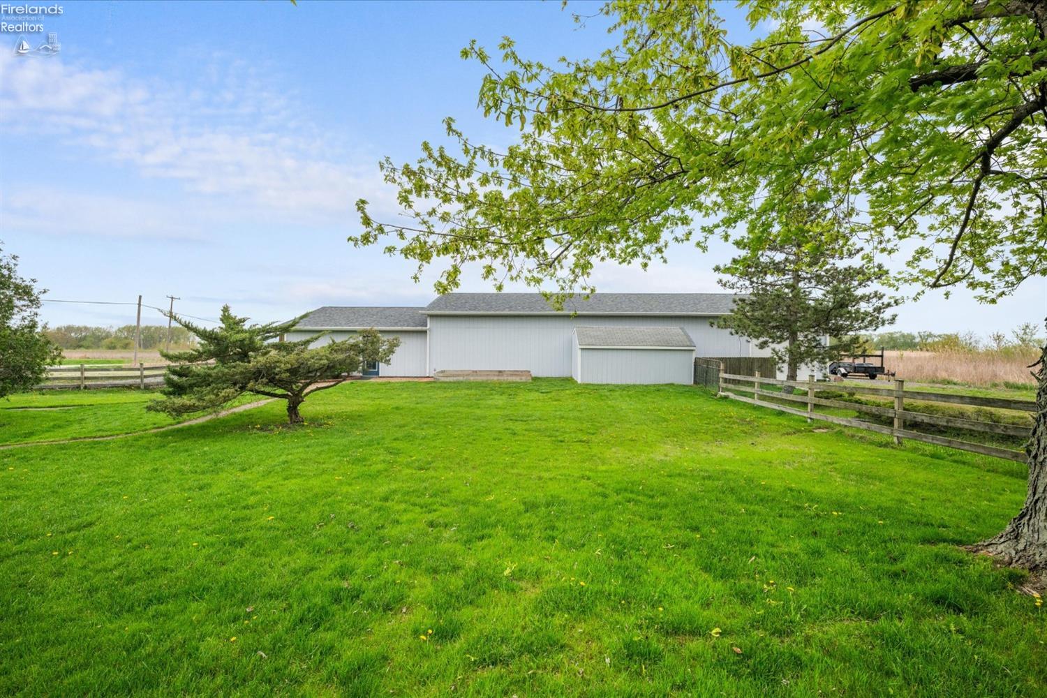 5821 N Benton Carroll Road